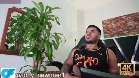Snapshot of tony_newmen chatting on 12/19/24, 02:02 tony online show from 12/19/24, 02:02