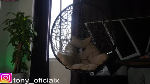 Snapshot of tony_newmen chatting on 01/16/25, 09:19 tony online show from 01/16/25, 09:19