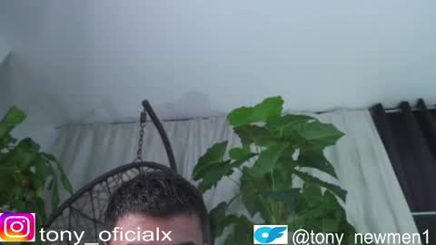 Snapshot of tony_newmen chatting on 10/12/25, 02:32 tony online show from 10/12/25, 02:32