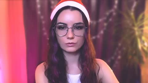 Snapshot of too_beautiful chatting on 01/01/25, 06:49 Elizabeth online show from 01/01/25, 06:49