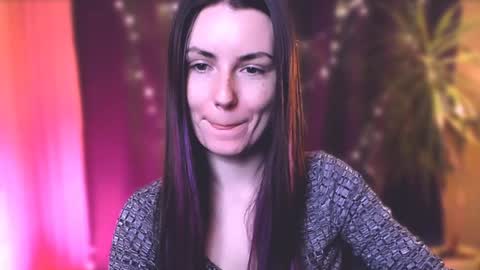 Snapshot of too_beautiful chatting on 01/04/25, 08:27 Elizabeth online show from 01/04/25, 08:27