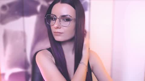 Snapshot of too_beautiful chatting on 01/19/25, 06:10 Elizabeth online show from 01/19/25, 06:10