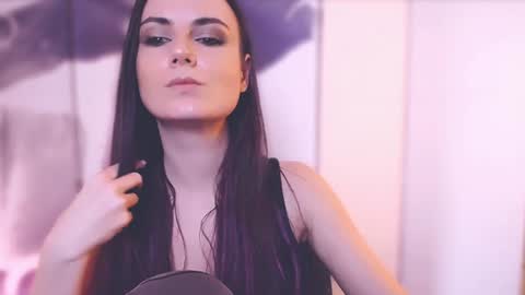 Snapshot of too_beautiful chatting on 01/19/25, 09:13 Elizabeth online show from 01/19/25, 09:13