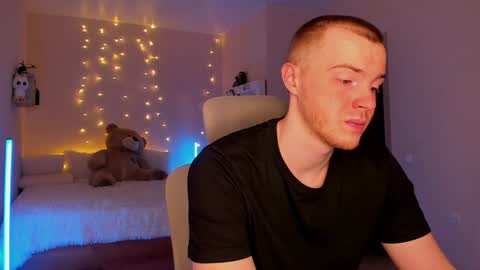 Snapshot of toohornyserj chatting on 12/08/24, 11:08 toohornyserj online show from 12/08/24, 11:08