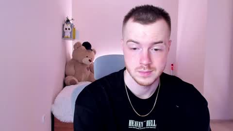 Snapshot of toohornyserj chatting on 01/10/25, 04:01 toohornyserj online show from 01/10/25, 04:01