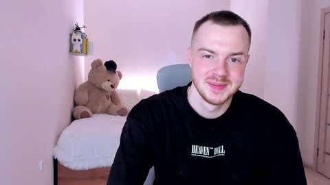 Snapshot of toohornyserj chatting on 01/11/25, 11:24 toohornyserj online show from 01/11/25, 11:24