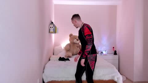 Snapshot of toohornyserj chatting on 02/03/25, 11:05 toohornyserj online show from 02/03/25, 11:05