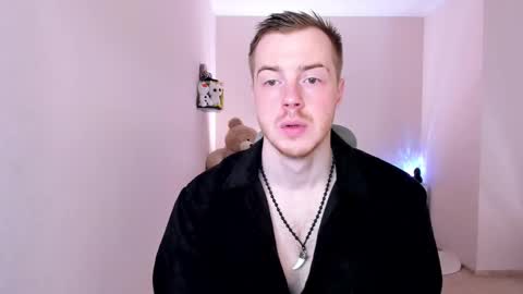 Snapshot of toohornyserj chatting on 02/19/25, 10:09 toohornyserj online show from 02/19/25, 10:09