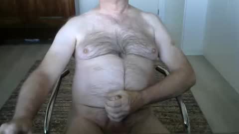Snapshot of tooohard chatting on 05/12/26, 03:42 Alex online show from 05/12/26, 03:42