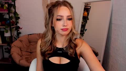 Yara online show from 02/19/25, 03:06