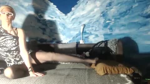 Snapshot of topdrivers chatting on 01/28/25, 07:00 Tara J online show from 01/28/25, 07:00