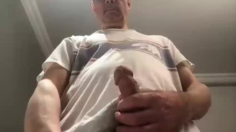 Snapshot of topspin69 chatting on 10/12/25, 02:43 topspin69 online show from 10/12/25, 02:43