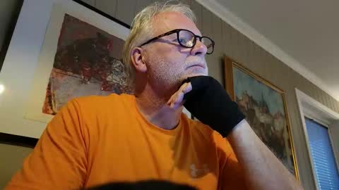 Snapshot of toreeman chatting on 11/18/25, 02:54 toreeman online show from 11/18/25, 02:54