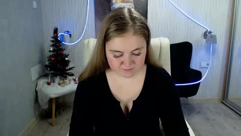 tori_blond online show from 12/16/24, 10:40