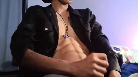 Enzo Moretti online show from 12/23/25, 03:59