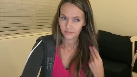 Tori Ryann online show from 12/19/24, 11:18