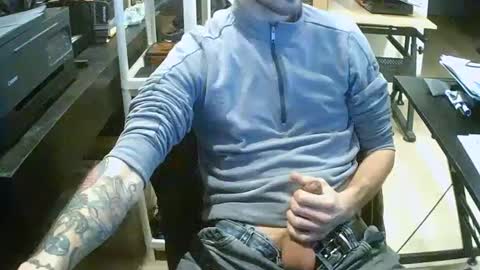 Snapshot of tornado2156 chatting on 02/03/25, 11:36 Tornado2156 online show from 02/03/25, 11:36