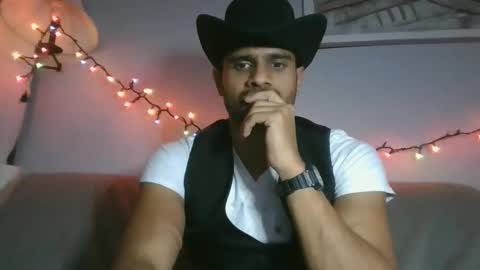 Snapshot of toronto029 chatting on 11/14/25, 05:06 hassanfunn at g m ail only local and clean no males online show from 11/14/25, 05:06