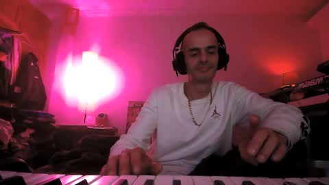 Snapshot of torosko chatting on 02/18/26, 11:01 Torosko online show from 02/18/26, 11:01