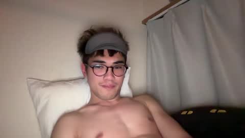 Snapshot of toshikaro0 chatting on 02/26/25, 05:39 Karo online show from 02/26/25, 05:39