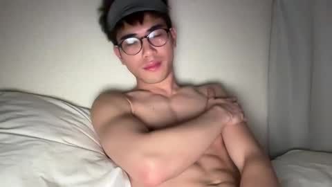 Snapshot of toshikaro0 chatting on 03/03/25, 04:24 Karo online show from 03/03/25, 04:24