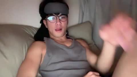 Snapshot of toshikaro0 chatting on 02/14/26, 08:49 Karo online show from 02/14/26, 08:49