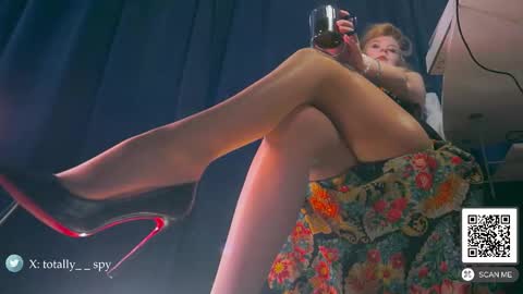 Snapshot of totally_spy chatting on 02/21/26, 09:43 Madam Viktoria Vacation in Portugal 2811 - 0412 online show from 02/21/26, 09:43