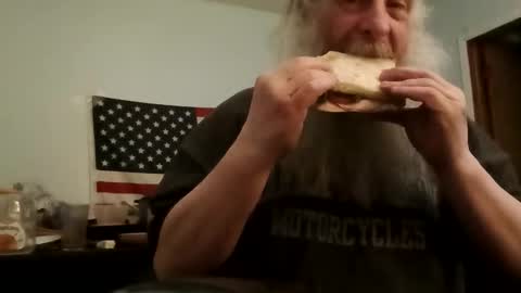 totallyawesome_65 online show from 04/22/26, 07:55