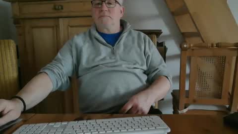 toto758 online show from 02/26/25, 10:36