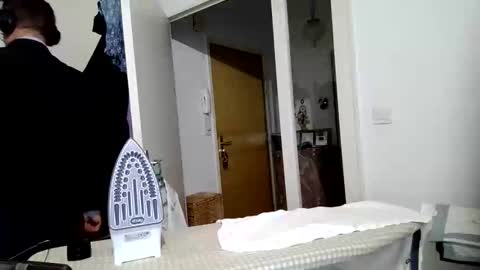 Snapshot of totomt chatting on 12/02/25, 12:49 Iron Bro online show from 12/02/25, 12:49