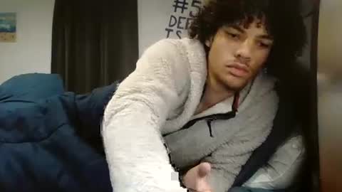 Snapshot of totxxx335 chatting on 09/20/25, 03:51 totxxx335 online show from 09/20/25, 03:51