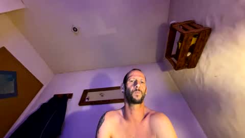 Snapshot of toxic2256191 chatting on 10/31/25, 01:28 Toxic online show from 10/31/25, 01:28