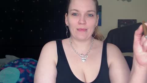 Lilly Miss Mistress Goddess Maam Queen Boss online show from 02/19/25, 06:00