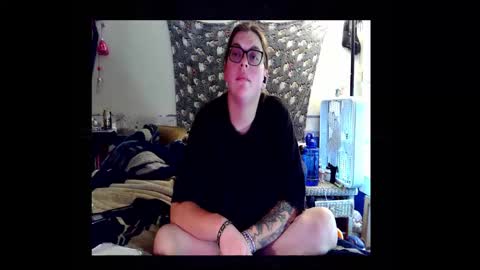 Toxiclove1311 online show from 12/02/25, 09:21