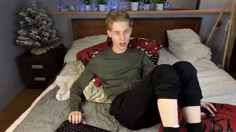 Max online show from 12/20/25, 02:02