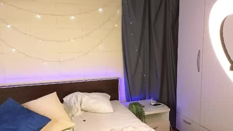 Max online show from 04/18/26, 07:07