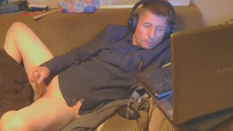 Snapshot of toyboy5546 chatting on 10/16/25, 03:57 Toyboy online show from 10/16/25, 03:57