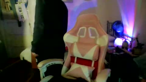 Snapshot of toyboysquirt chatting on 06/12/26, 06:12 toyboysquirt online show from 06/12/26, 06:12