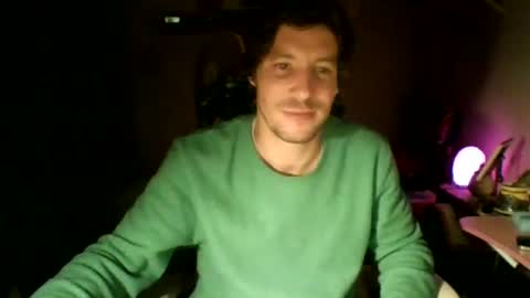 Snapshot of toyboysquirt chatting on 07/17/26, 06:31 toyboysquirt online show from 07/17/26, 06:31