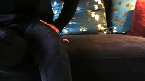 Snapshot of toypaar69 chatting on 12/14/24, 02:31 PIM und TAM online show from 12/14/24, 02:31