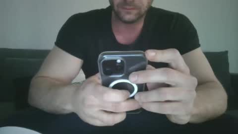 Snapshot of toyy_boy chatting on 03/10/25, 05:50 Tim online show from 03/10/25, 05:50