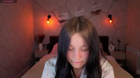 Snapshot of tracey_gill chatting on 06/21/26, 09:23 tracey_gill online show from 06/21/26, 09:23
