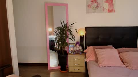 Traci online show from 12/18/25, 11:49