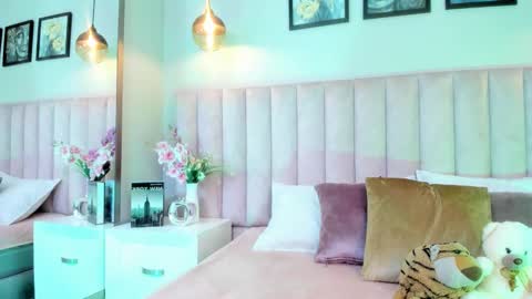 Snapshot of tracy_lee_ chatting on 02/18/26, 08:38 Tracy online show from 02/18/26, 08:38