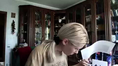 Snapshot of tranhardisty chatting on 06/14/26, 05:20 Lesly online show from 06/14/26, 05:20