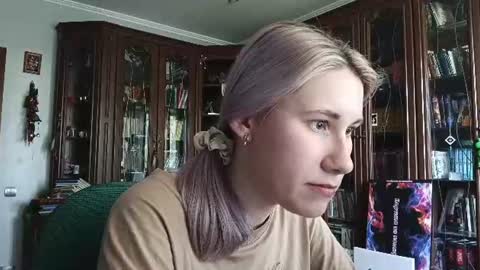 Snapshot of tranhardisty chatting on 06/20/26, 05:32 Lesly online show from 06/20/26, 05:32