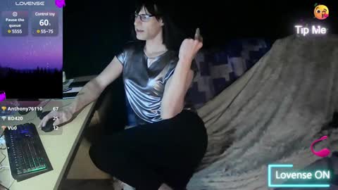 Snapshot of tranny_sarah chatting on 12/16/24, 09:20 Sarah R. Lenor online show from 12/16/24, 09:20