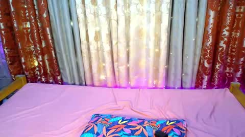 Gigi online show from 11/19/25, 04:29