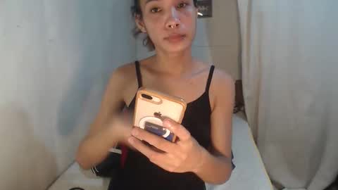 Snapshot of trans_vivamax69 chatting on 03/18/26, 04:59 Amor THUMBS-UP ME online show from 03/18/26, 04:59