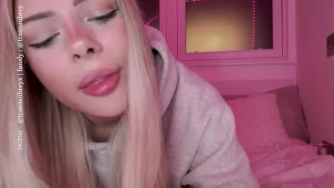 aubrey 3 online show from 09/27/25, 07:41